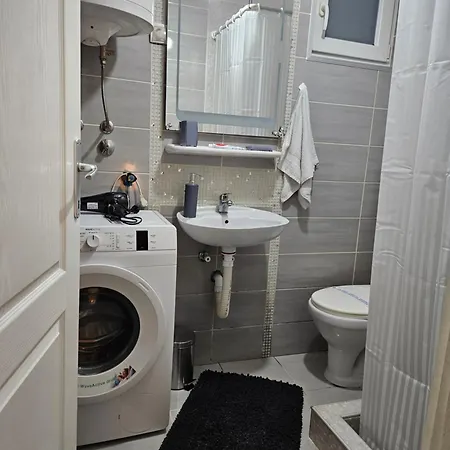 Helena 2 * Lazarevac