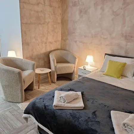 Apartment Helena 2 *